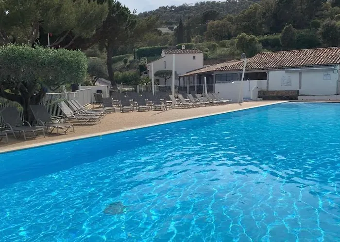 Les Collines Hébergement de vacances